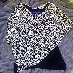 Apt. 9 Black and Leopard Blouse EUC RETAIL $29 ❤️